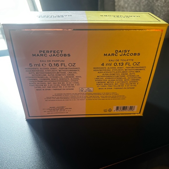 Marc Jacob’s 2 Mini Perfumes New in Package - Picture 3 of 3
